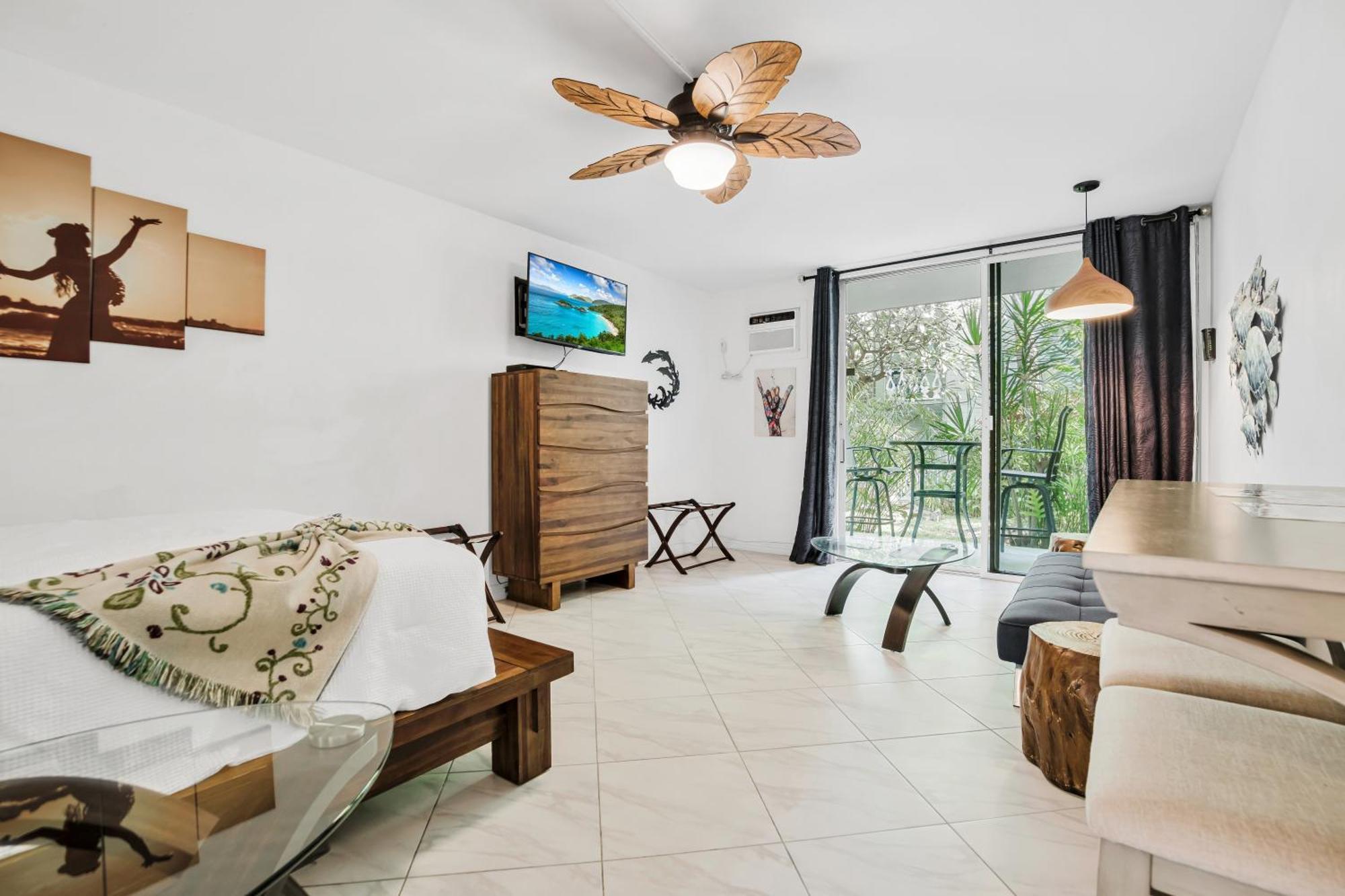 Downtown Hawaiian Theme Condo With Hot Tub, Pool & Beach - Kona Islander Inn Kailua-Kona Dış mekan fotoğraf